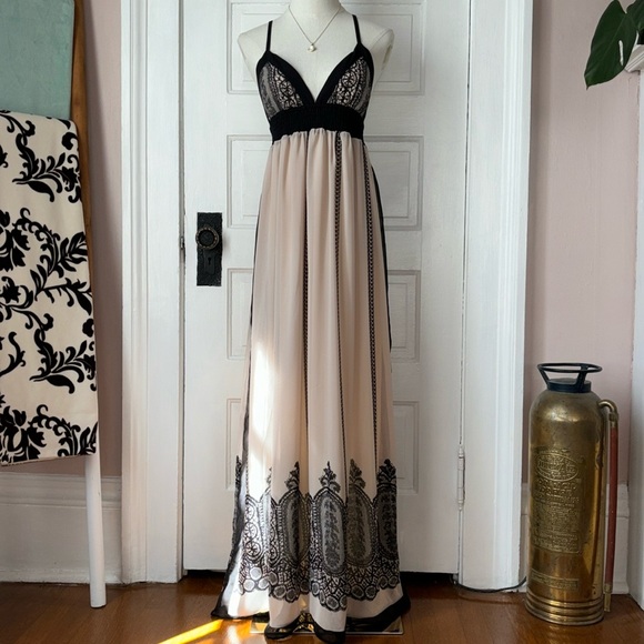 CREAM AND BLACK SLEEVELESS CROSS BACK MAXI DRESS - Picture 1 of 10
